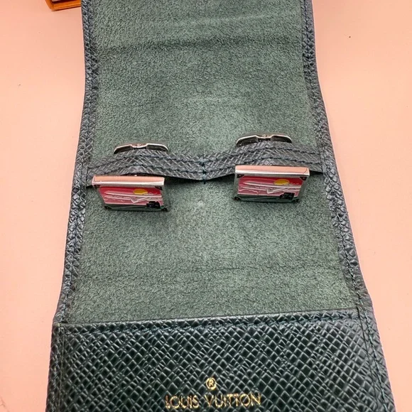 Louis Vuitton airplane cufflinks with a leather case and gift box - Picture 4 of 6